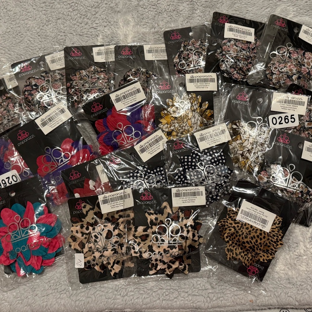 Paparazzi hair clips bundle- lots of